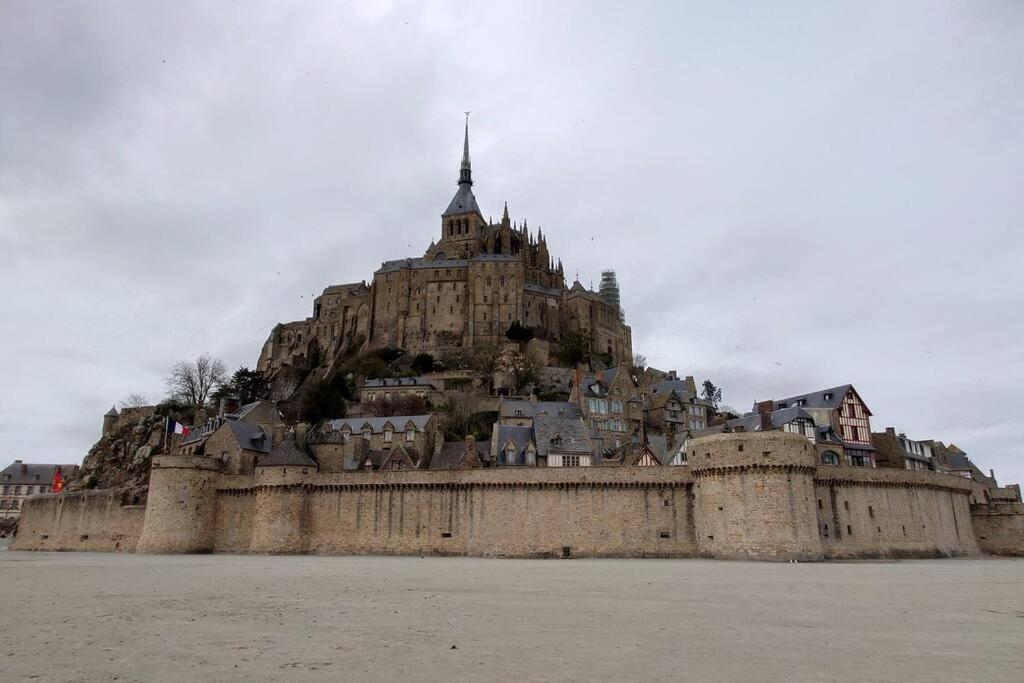 Gite La Mer, A La Campagne En Normandie, Proche Du Mont St Michel Lolif المظهر الخارجي الصورة