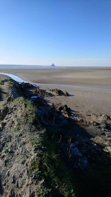 Gite La Mer, A La Campagne En Normandie, Proche Du Mont St Michel Lolif المظهر الخارجي الصورة